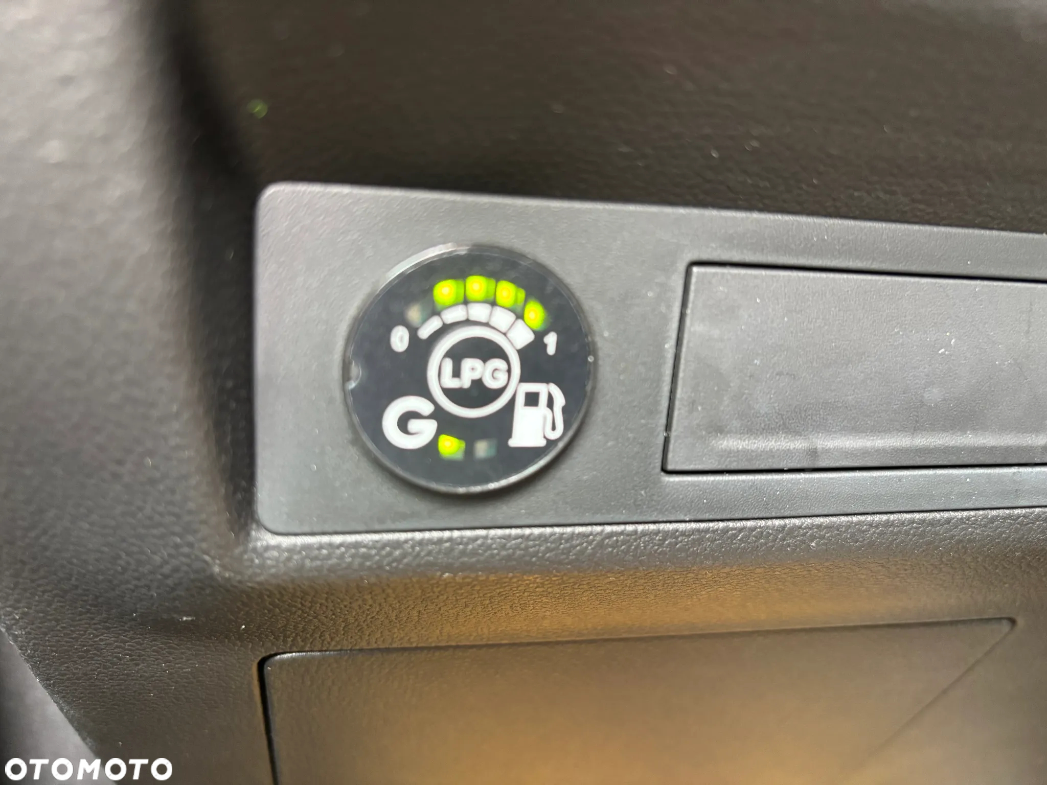 Renault Captur TCe 100 EXPERIENCE - 12