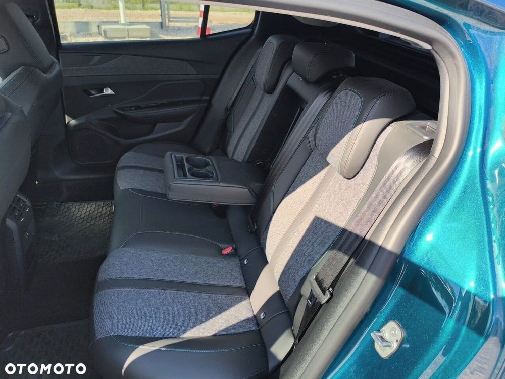 Peugeot 408 1.2 PureTech Allure Pack S&S EAT8 - 11