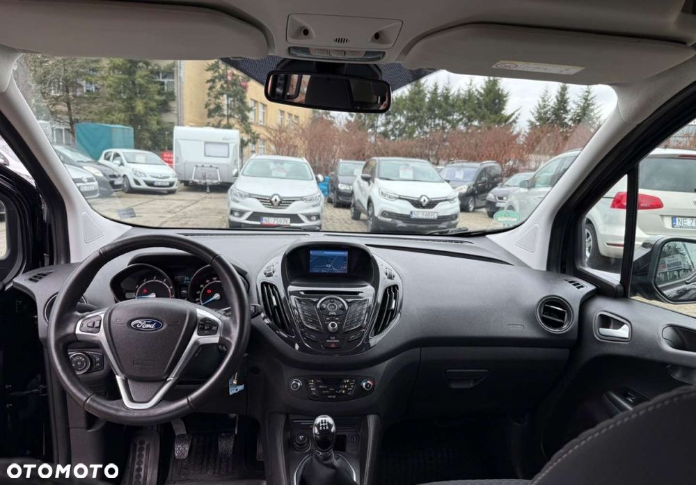 Ford Tourneo Courier - 23