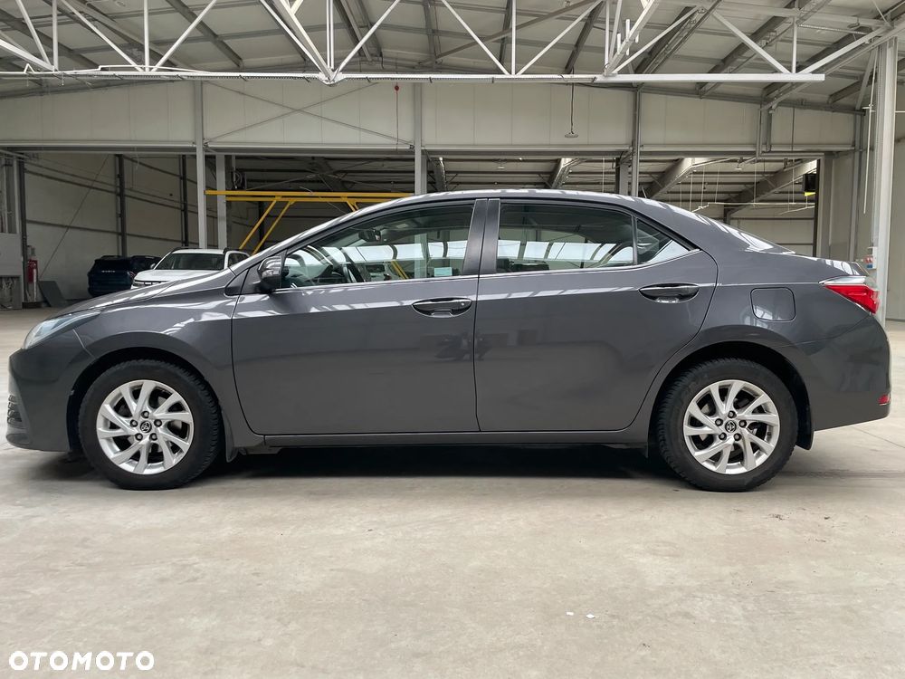 Toyota Corolla 1.6 Classic Plus - 8