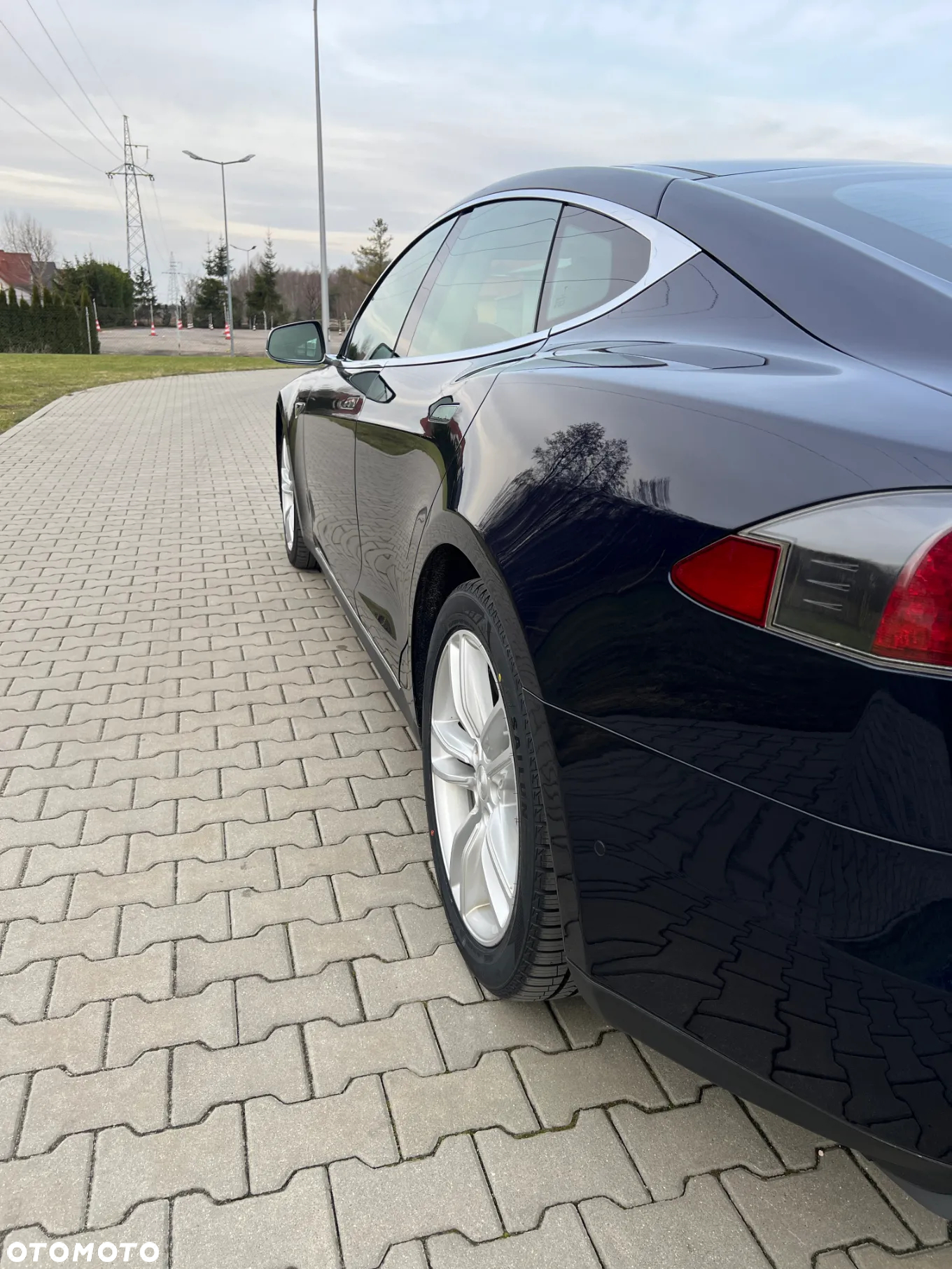 Tesla Model S 85D Allradantrieb - 15