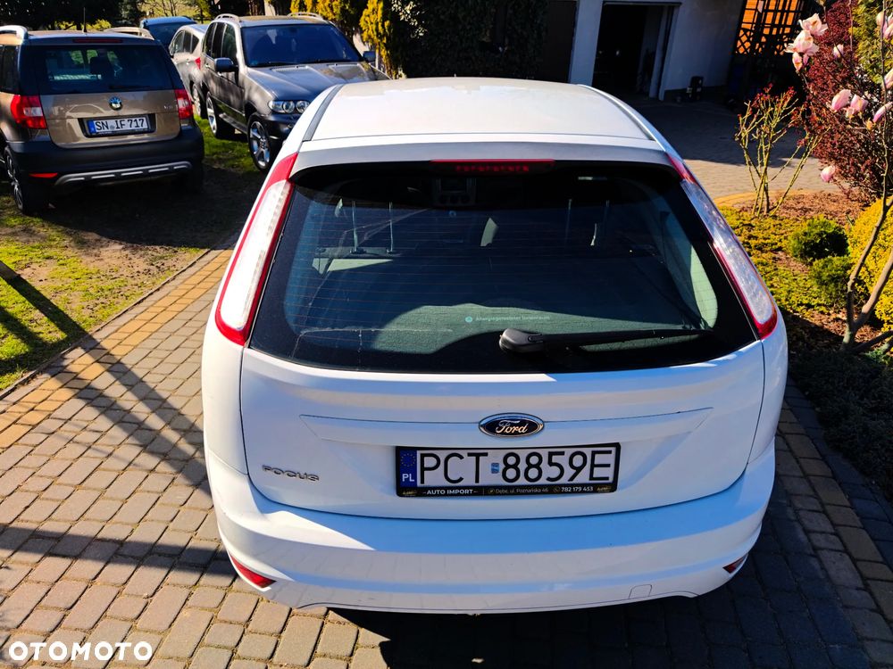 Ford Focus 1.4 16V Style+ - 18