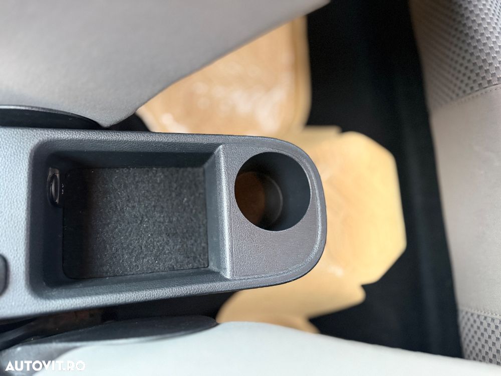 Volkswagen Jetta 1.6 TDI Comfortline - 14