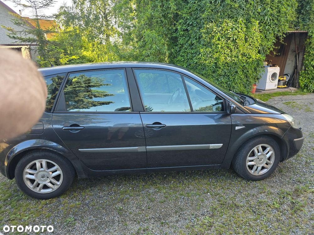 Renault Scenic 2.0 16V Emotion - 3