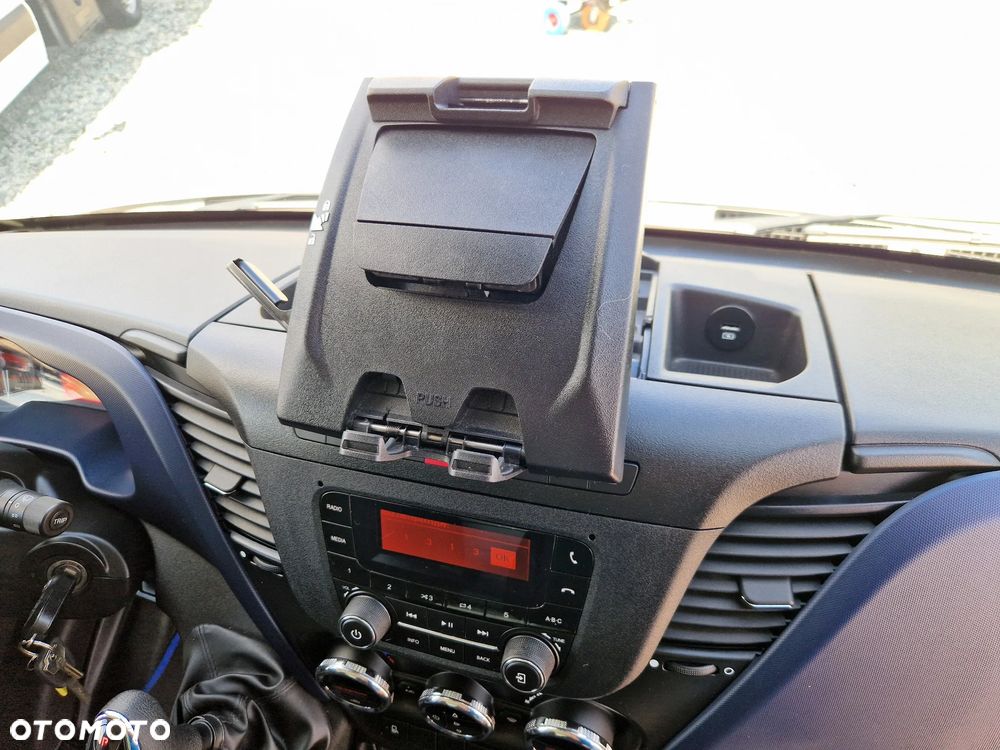 Iveco 35S16 2,3 HPI 160 KONNY KONTENER 4,2M WINDA KLIMA WEBASTO KAMERA 8 BIEGOWY HIMATIC 4,1M ROZSTAW OSI IDEALNY - 28