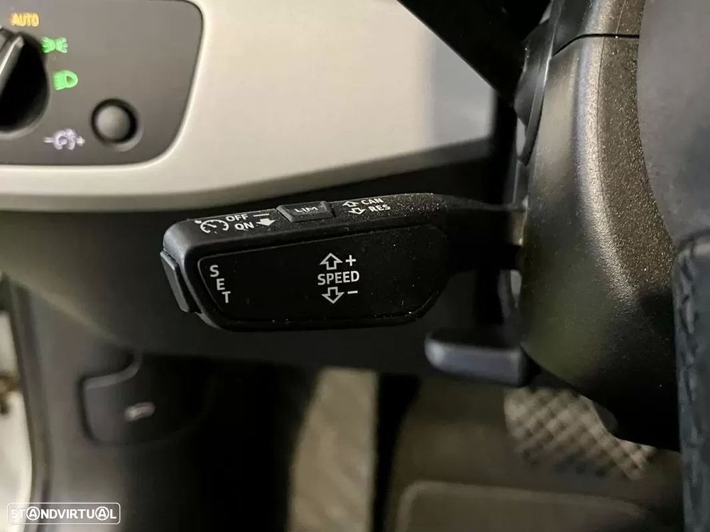 Audi A4 Avant 30 TDI S tronic — fotografia 22