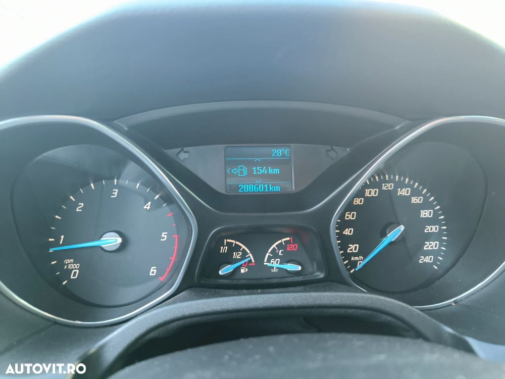 Ford Focus - 8