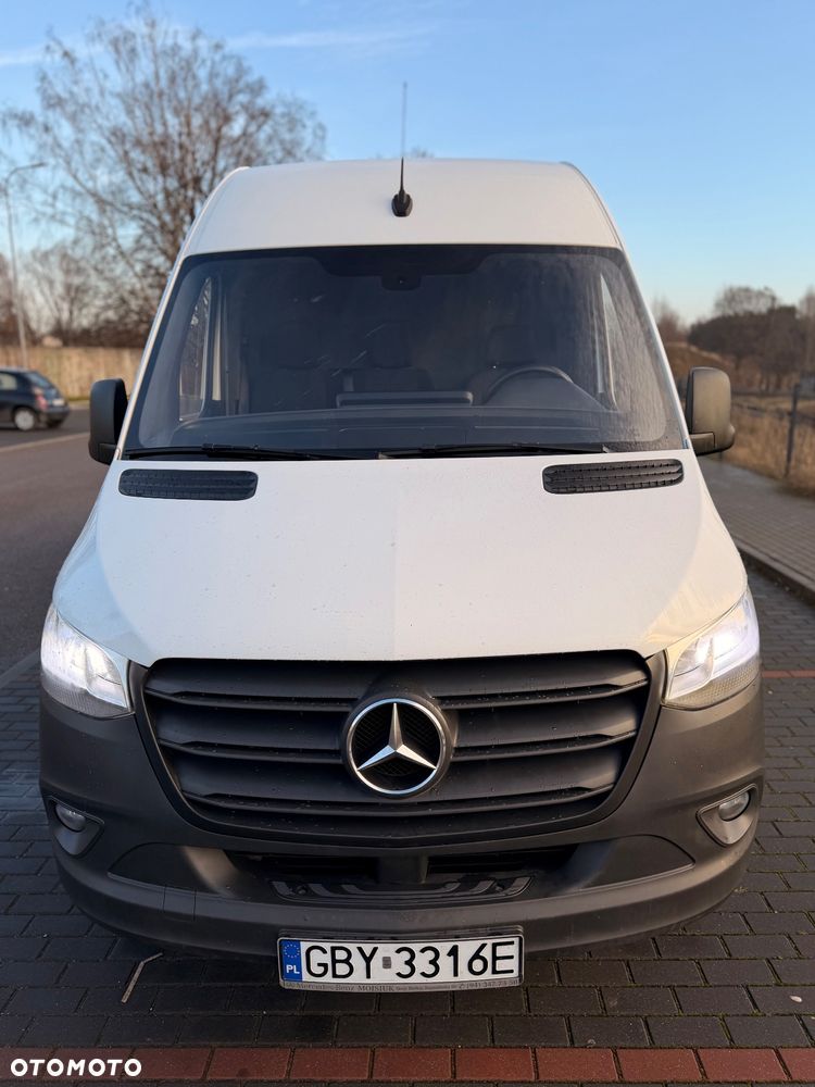 Mercedes-Benz Sprinter - 12