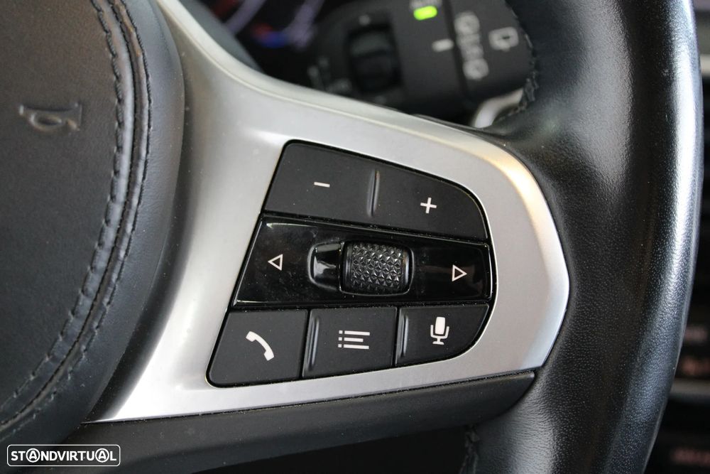 BMW 520 d Pack Desportivo M Auto - 13