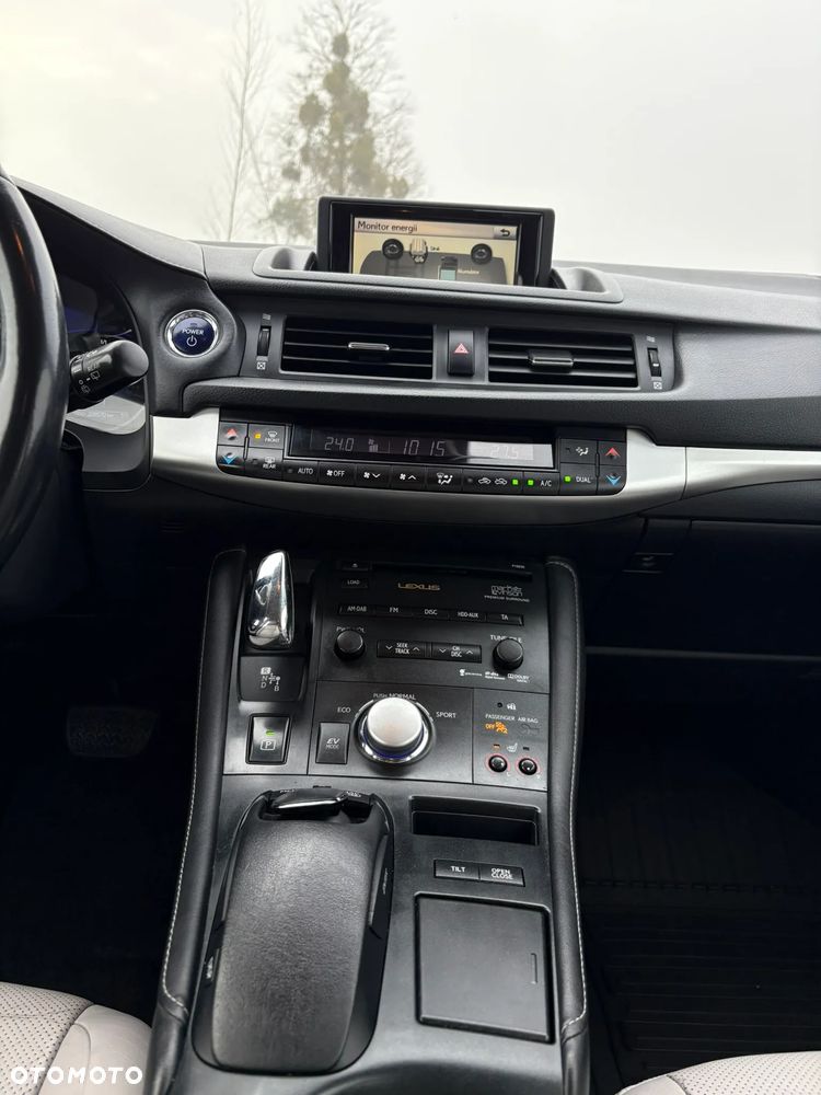 Lexus CT 200h Prestige - 16