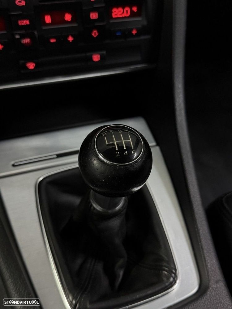 Audi A4 Avant 2.0 TDi S-line - 35