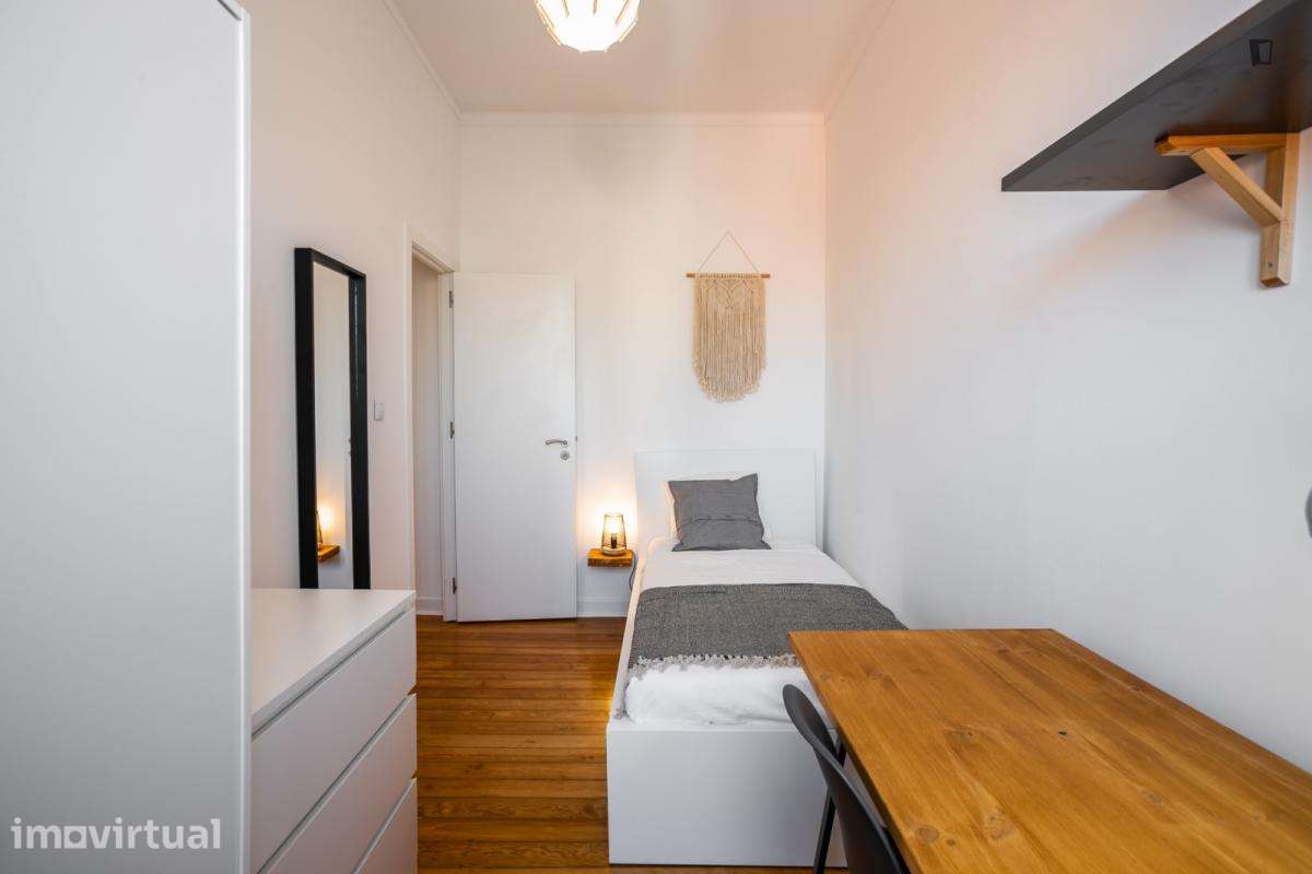 Quarto - localizado em Santos Lisbon - Grande imagem: 3/21