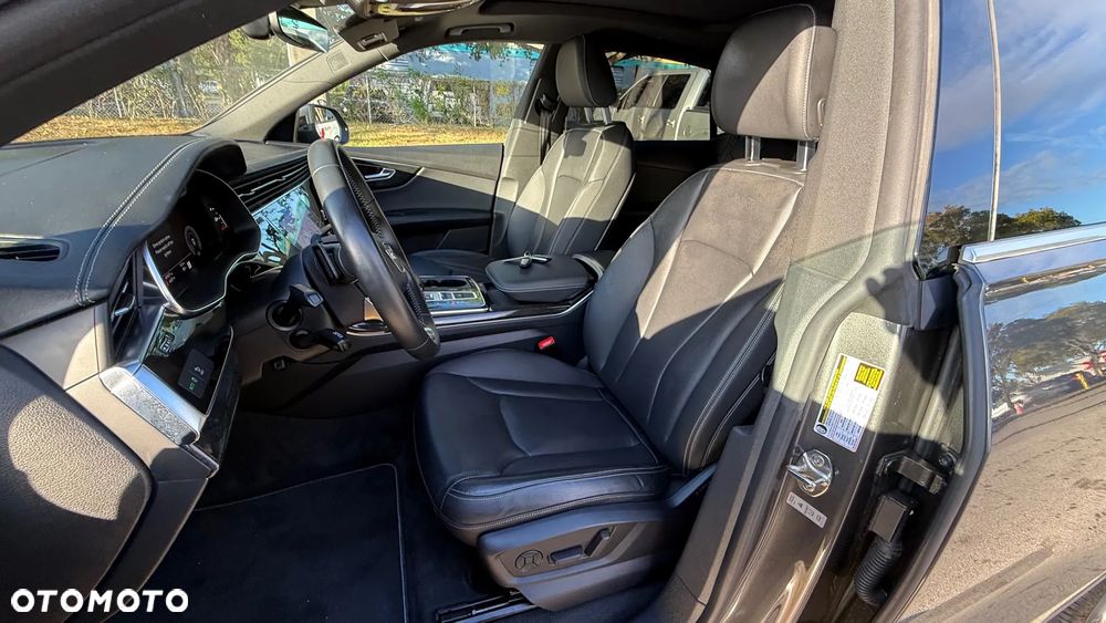 Audi Q8 55 TFSI quattro tiptronic - 9