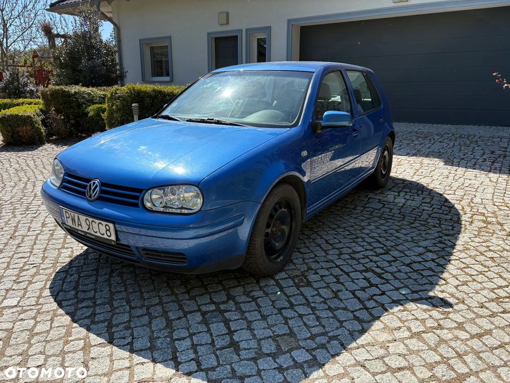 Volkswagen Golf - 2