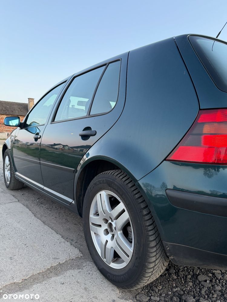 Volkswagen Golf 1.6 Comfortline - 15