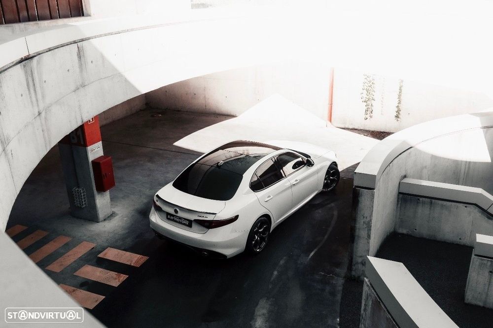Alfa Romeo Giulia 2.2 D Veloce Q4 AT8 - 13