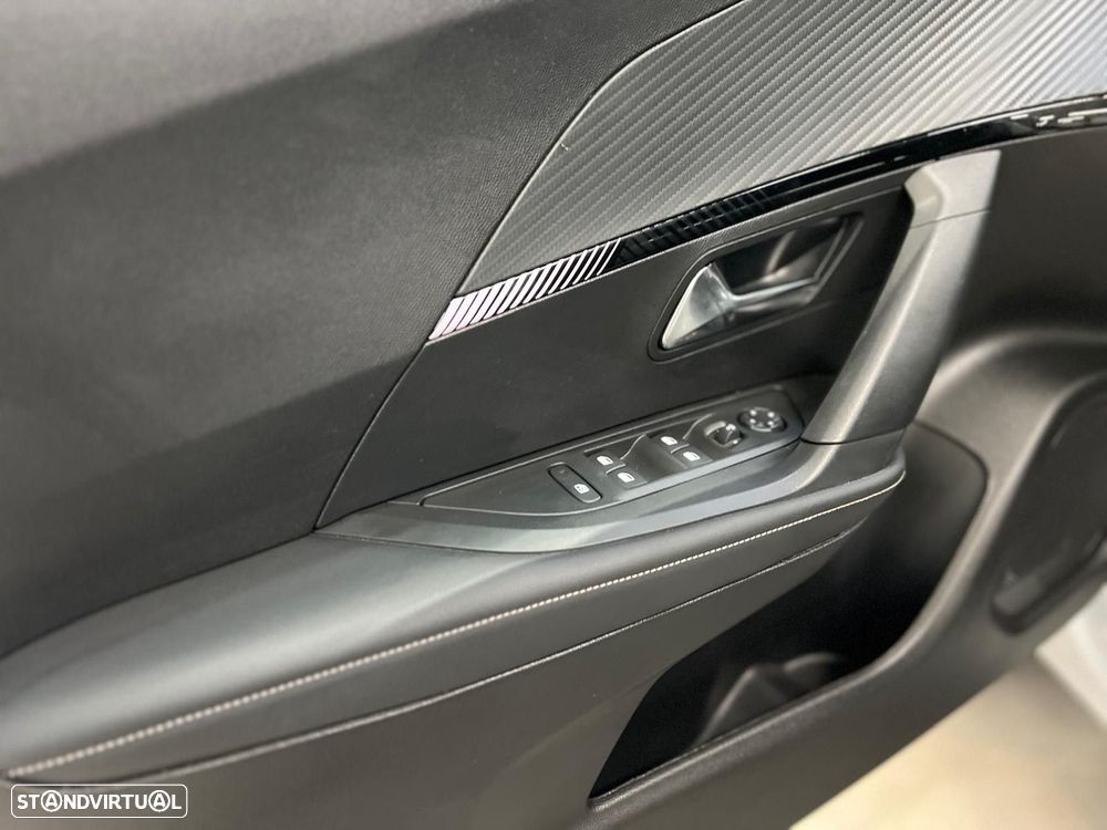 Peugeot 2008 1.2 Hybrid Allure e-DCS6 - 15