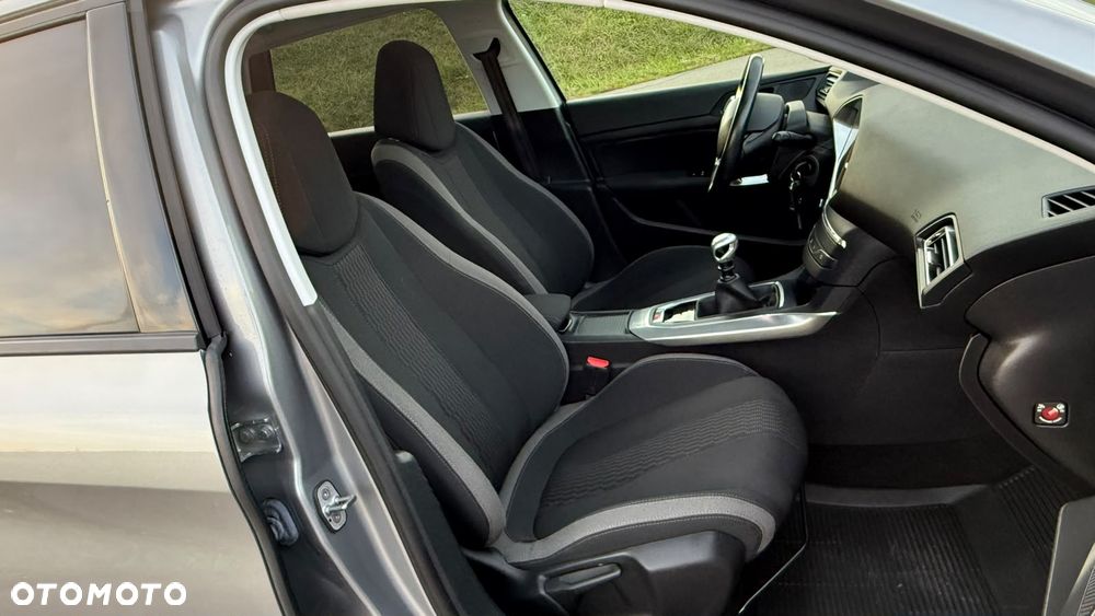 Peugeot 308 - 13