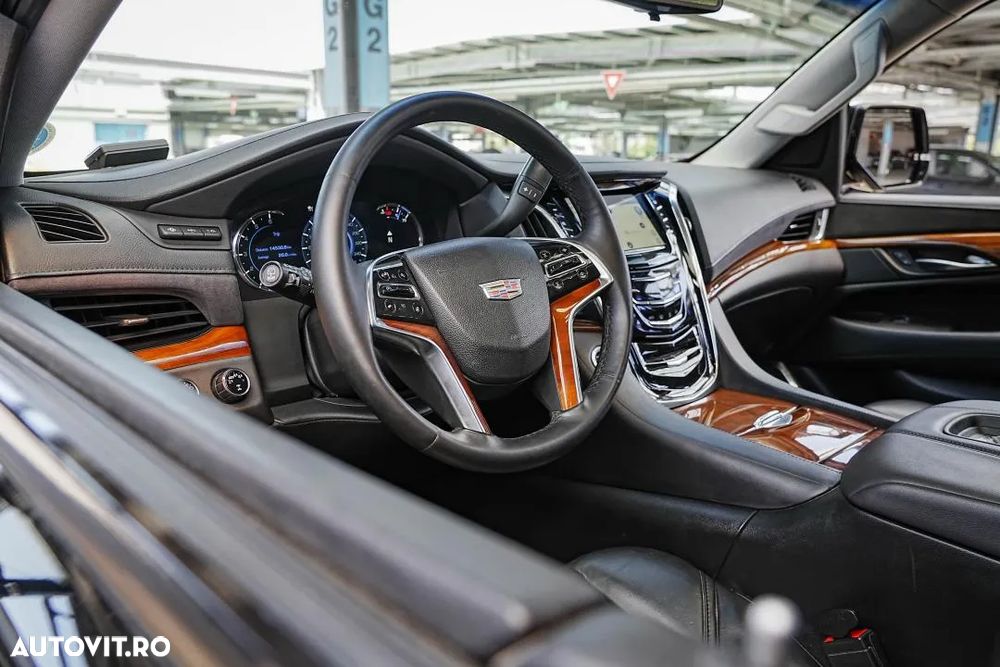 Cadillac Escalade - 5
