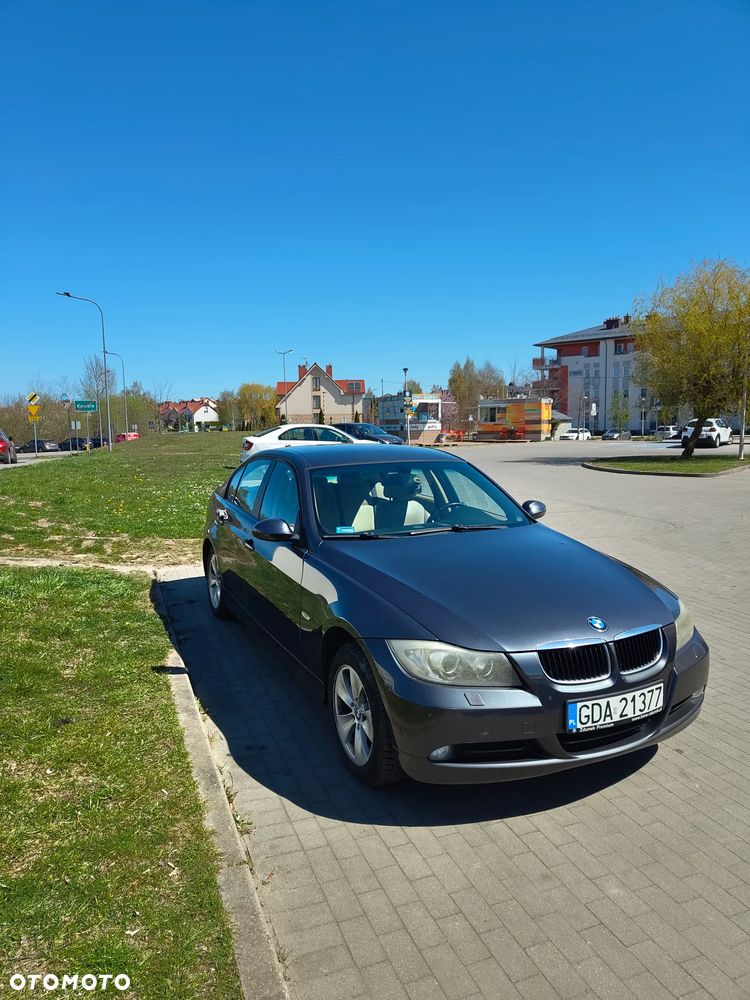 BMW Seria 3 320i - 11