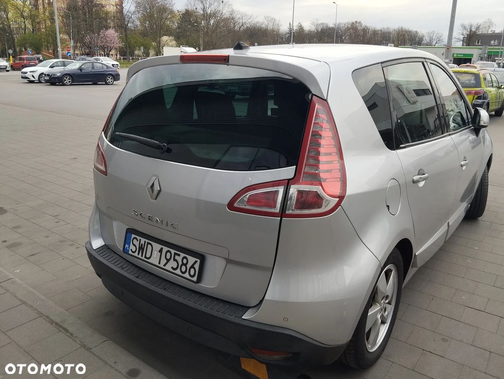 Renault Scenic 1.6 16V 110 TomTom Edition - 3