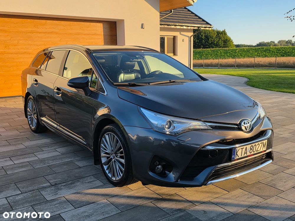 Toyota Avensis - 2