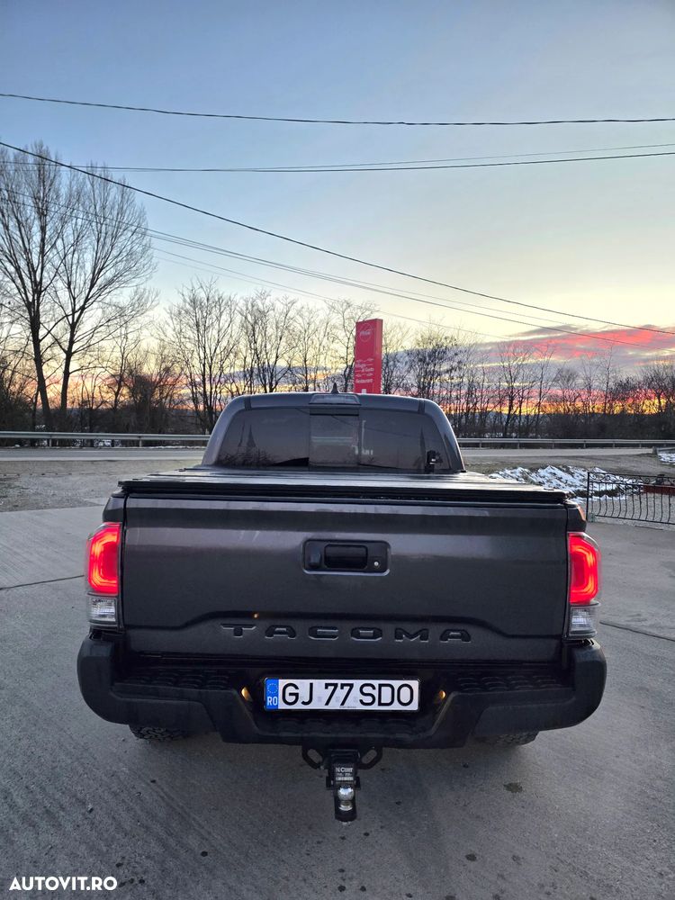 Toyota Tacoma - 4