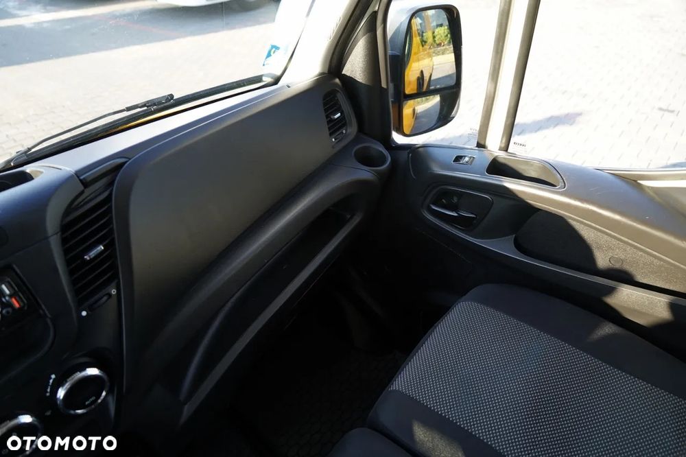 Iveco DAILY 35-140 / BRYGADÓWKA / 7 MIEJSC / BLASZAK / FURGON / SPROWADZONY - 29