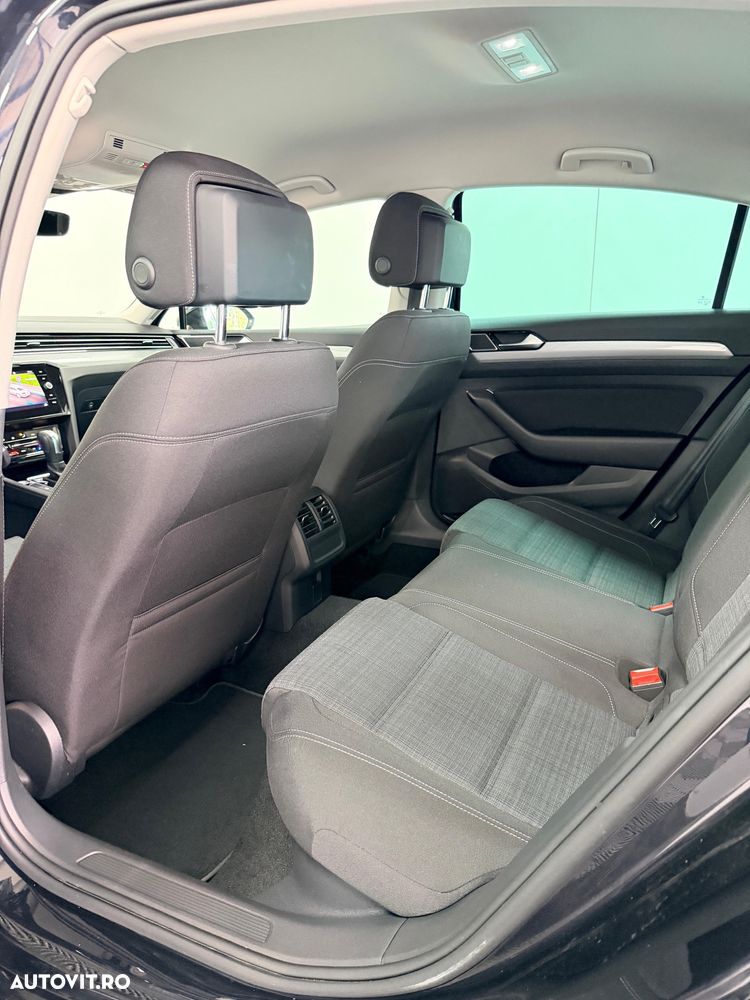 Volkswagen Passat 2.0 TDI DSG Highline - 40