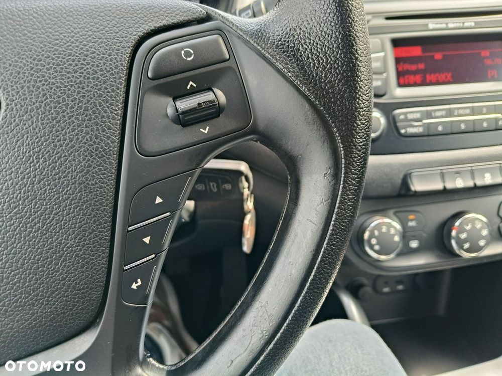 Kia Ceed - 8