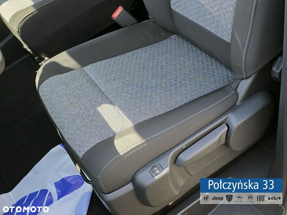 Peugeot Traveller - 15