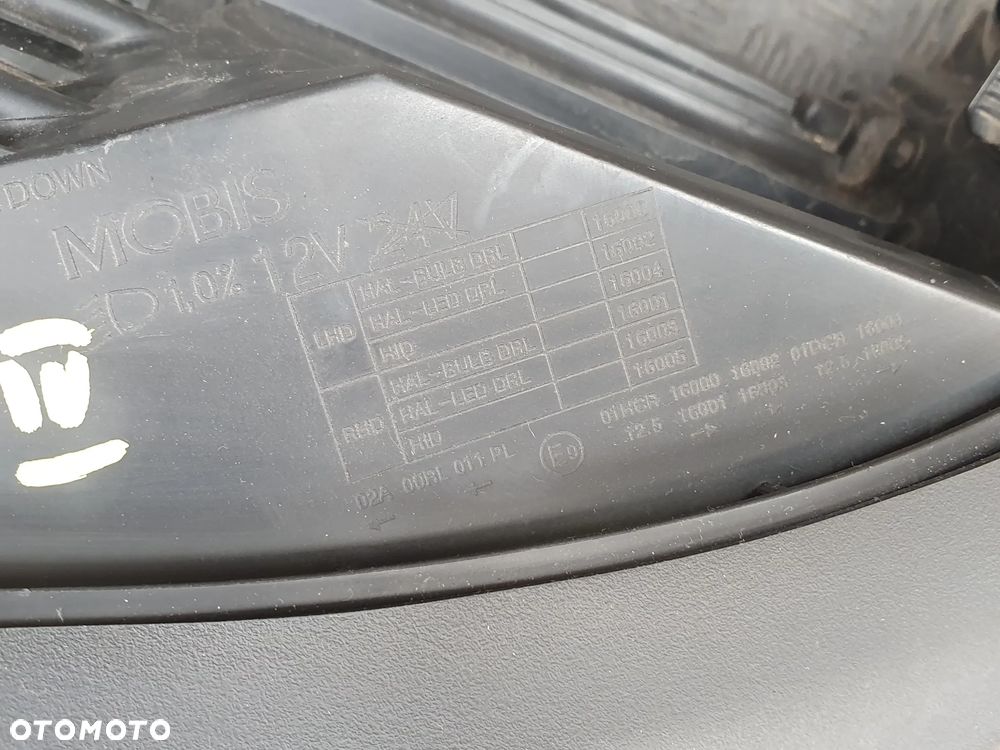 LAMPA REFLEKTOR PRAWY PRZÓD PRZEDNI KIA Sportage IV 92102-F1040 16-21r HOMOLOGACJA E9 - 7