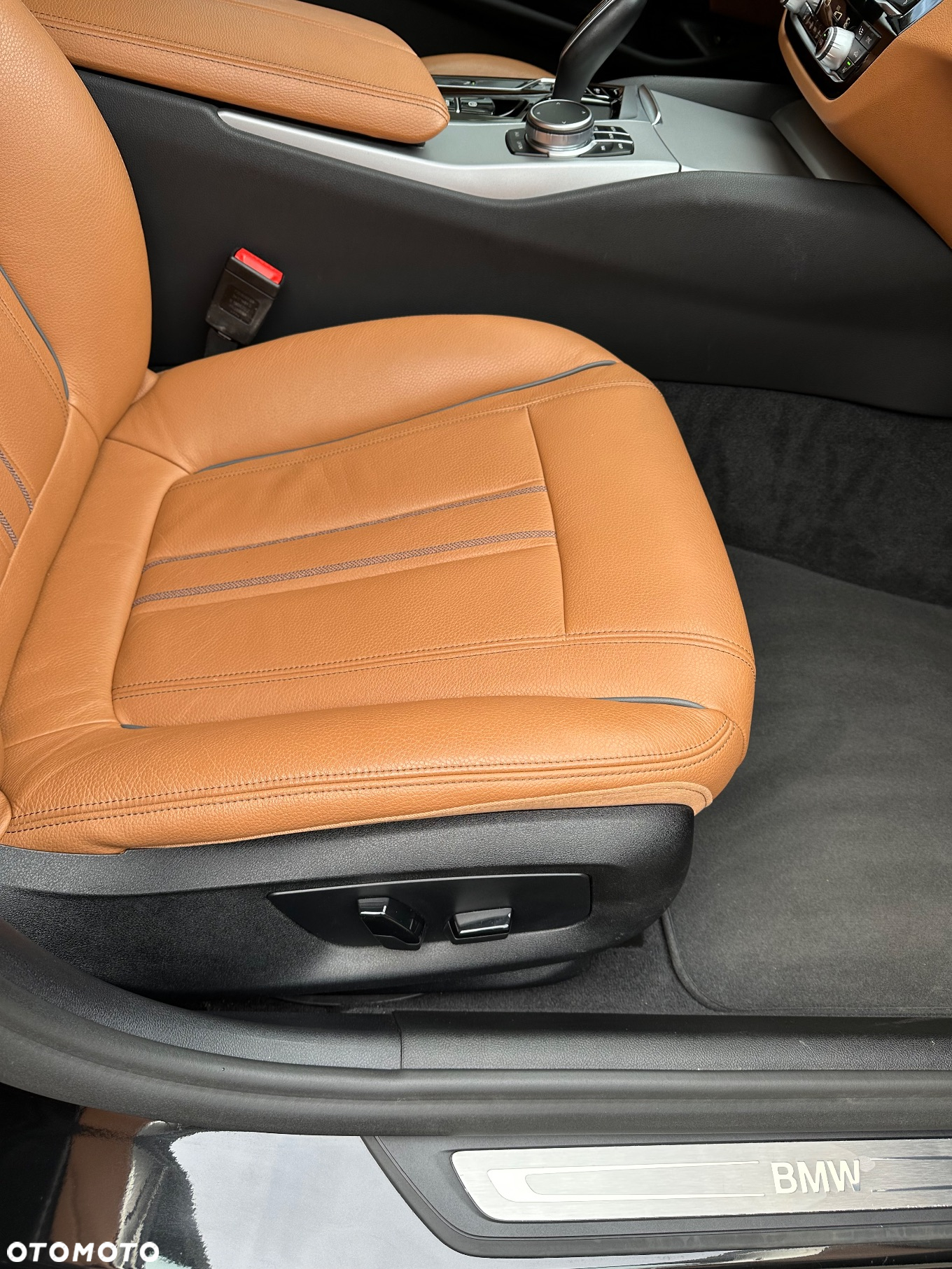 BMW Seria 5 520d xDrive Touring - 33