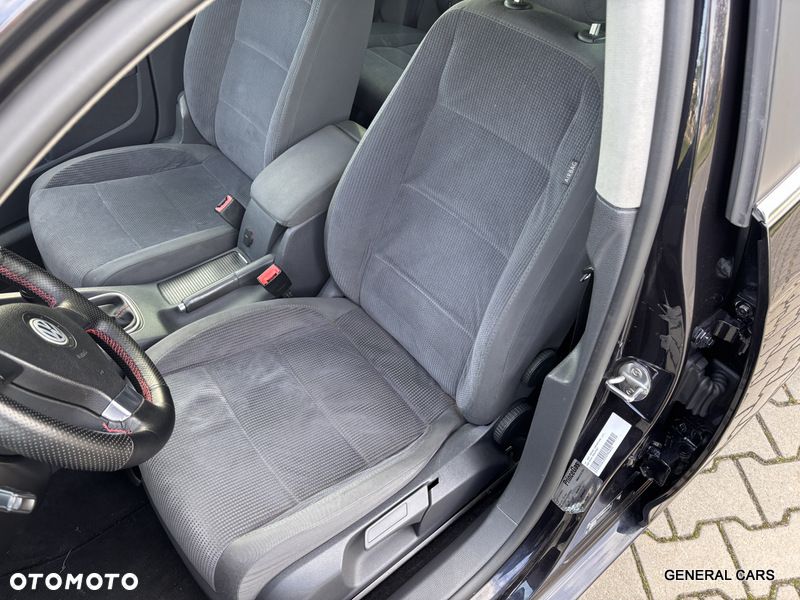 Volkswagen Golf 1.6 Comfortline - 23