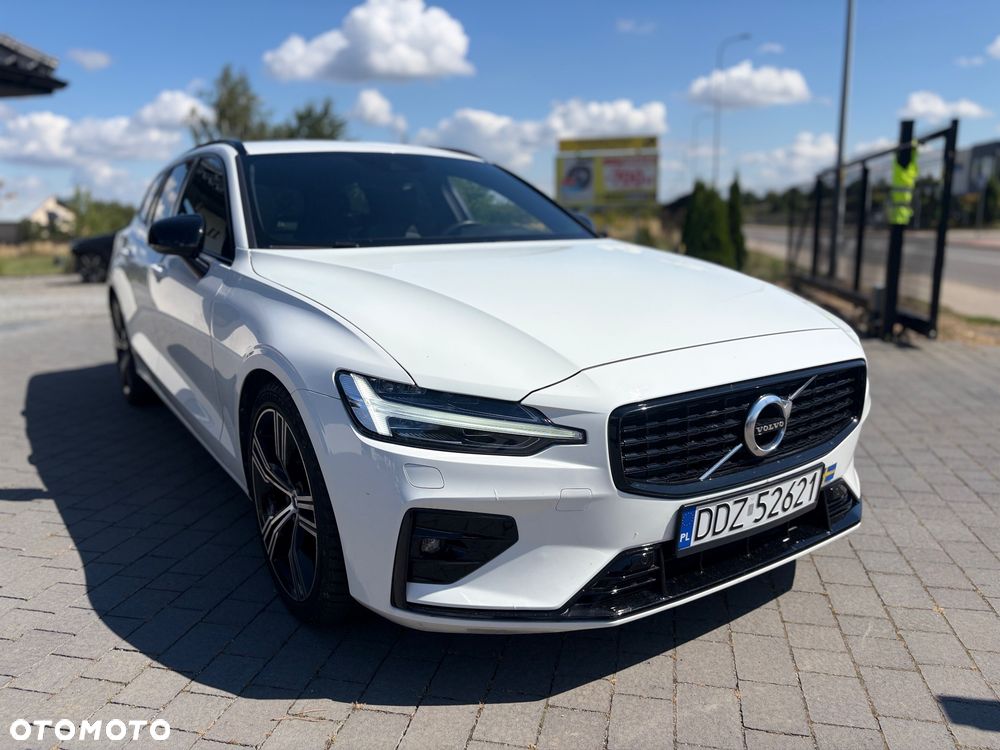 Volvo V60 B4 D R-Design - 3