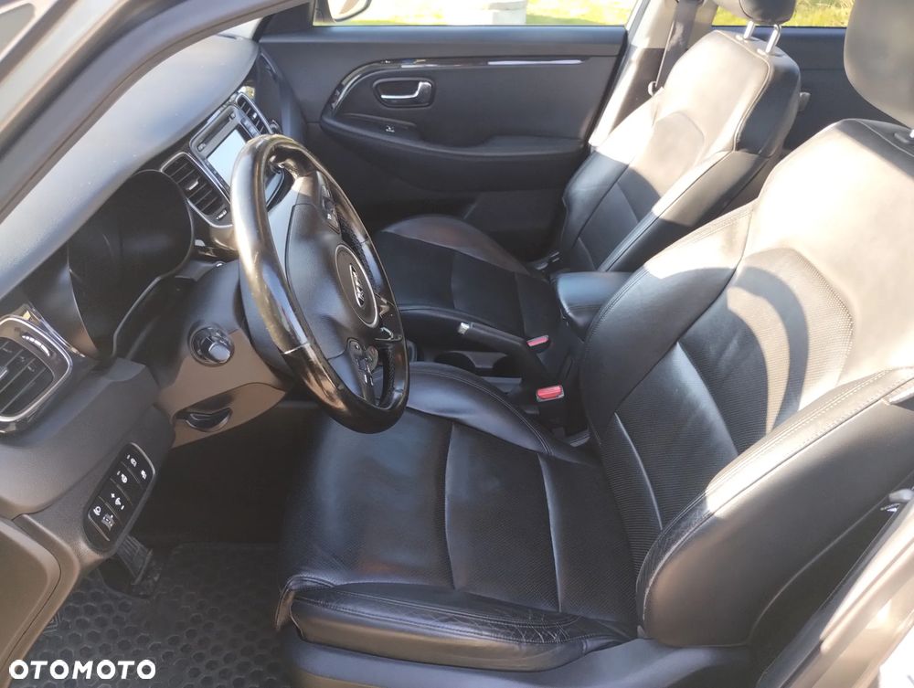 Kia Carens 1.7 CRDi XL 7os - 28