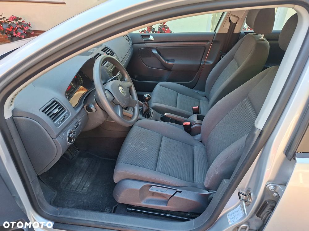 Volkswagen Golf - 10