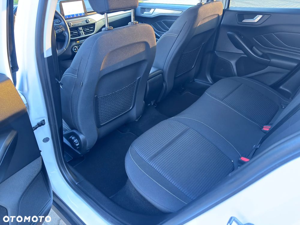 Ford Focus 2.0 EcoBlue Titanium Business - 12