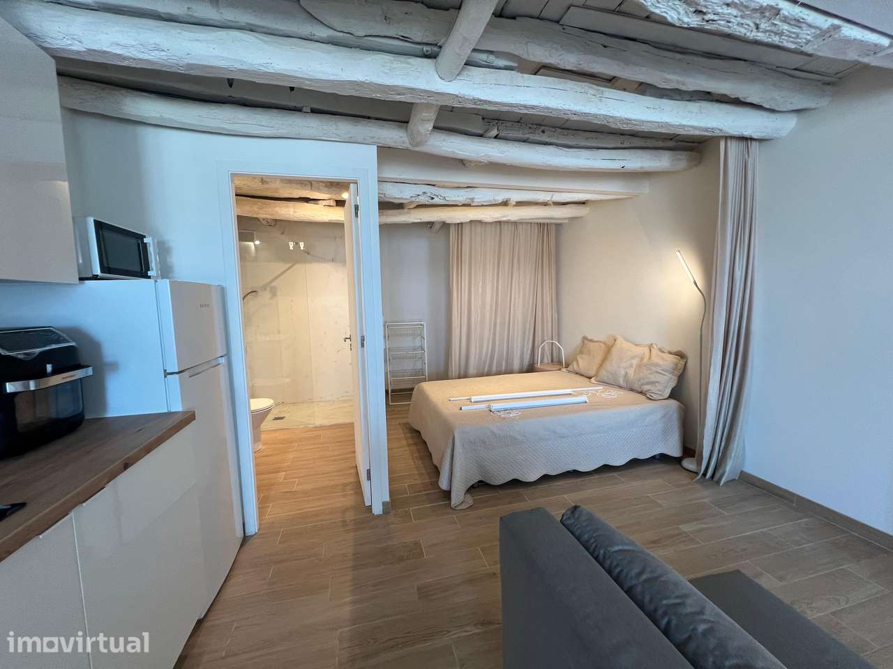 Apartamento na Foz, mobilado e equipado, em openspace - Grande imagem: 3/9
