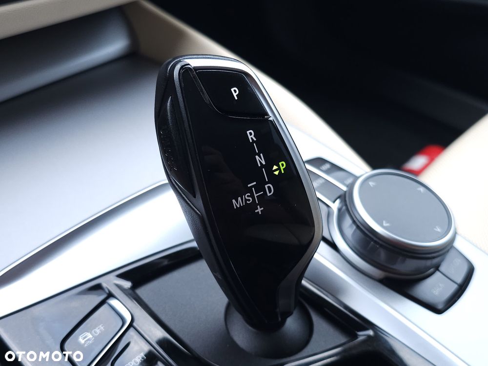 BMW Seria 5 520d mHEV - 26