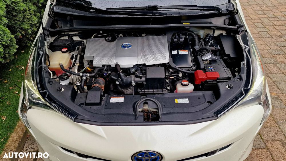 Toyota Prius 1.8 HSD Exclusive - 28