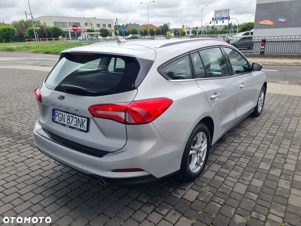 Ford Focus 1.0 EcoBoost Titanium - 4