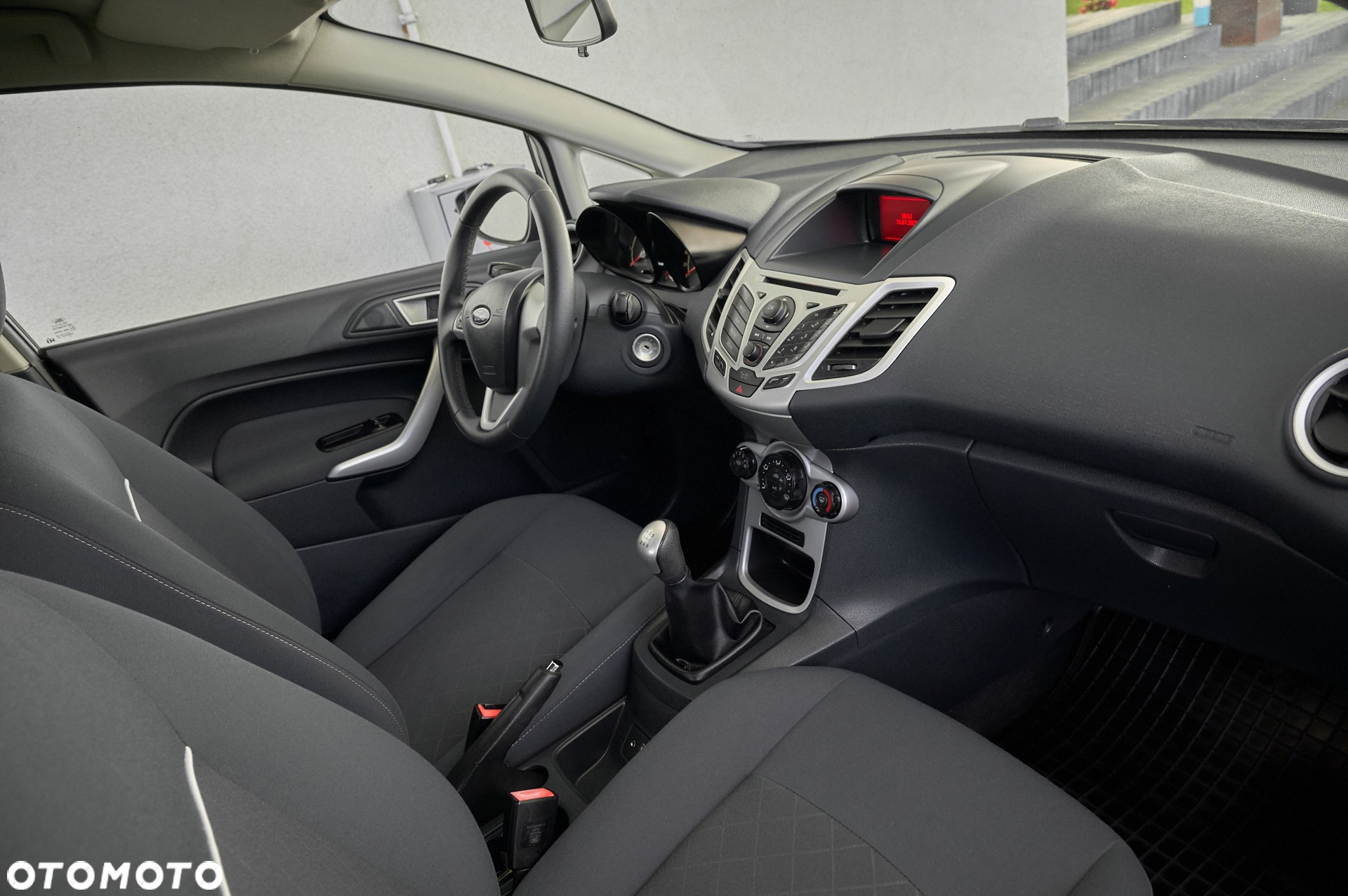 Ford Fiesta - 30