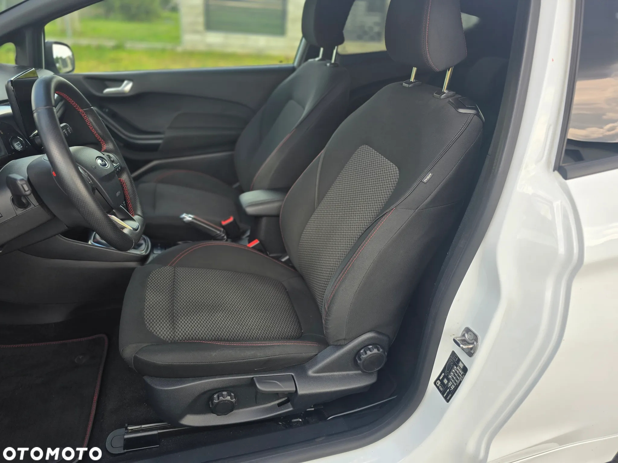 Ford Fiesta 1.0 EcoBoost S&S ST-LINE - 12