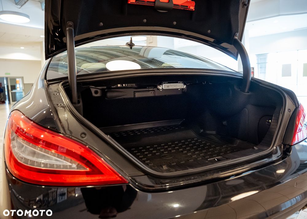 Mercedes-Benz CLS 500 4-Matic BlueEff - 12