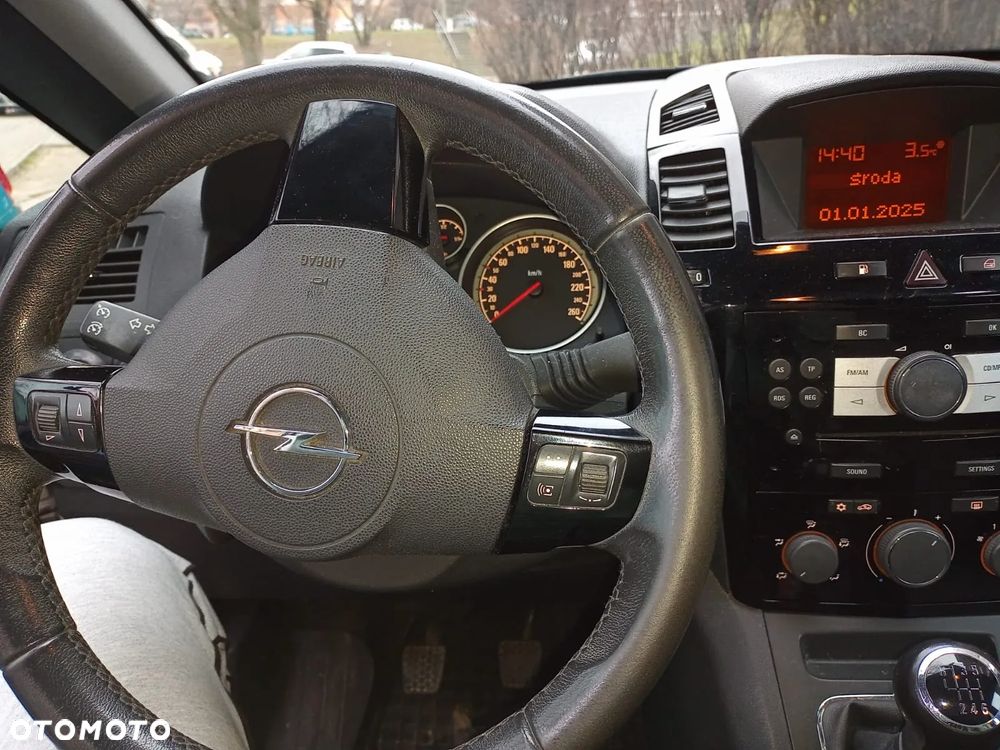 Opel Zafira - 15