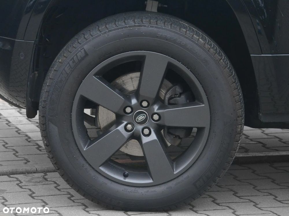 Land Rover Defender 110 D250 SE - 6