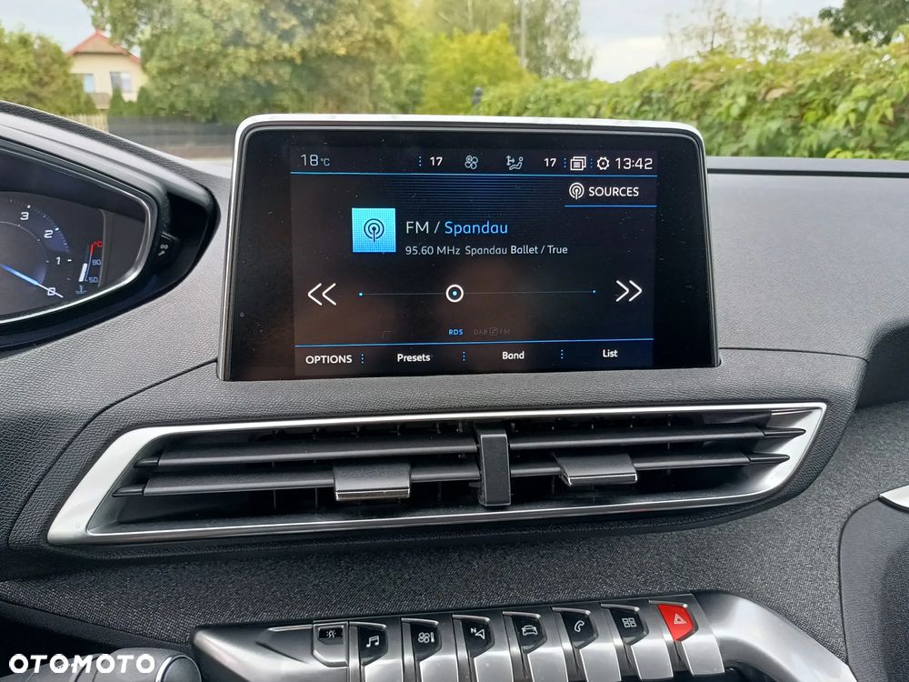 Peugeot 3008 PureTech 130 Stop & Start Allure - 32