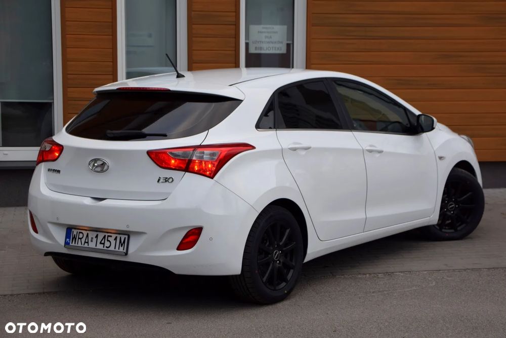 Hyundai i30 blue 1.4 Trend - 14
