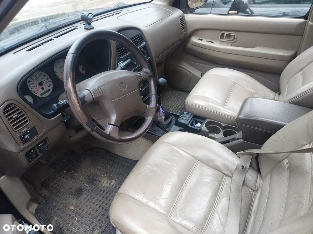 Nissan Pathfinder - 24